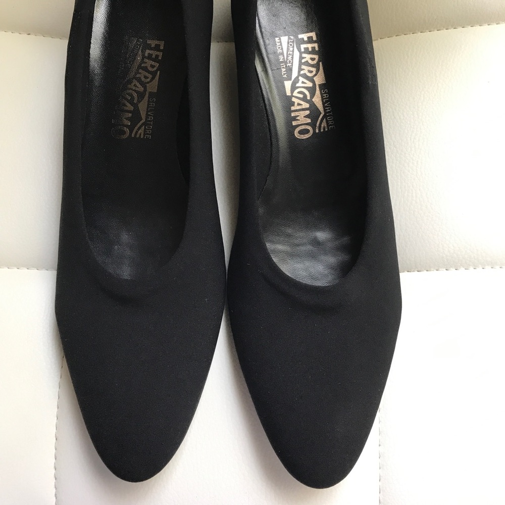 Sporty Ferragamo flats